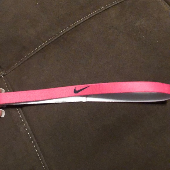 Bundle of Nike headbands - Picture 3 of 5